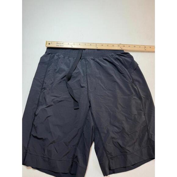 Lululemon T.H.E. Short Size Small Linerless 11” Inseam Gray Black Gym Athletic - Picture 2 of 6